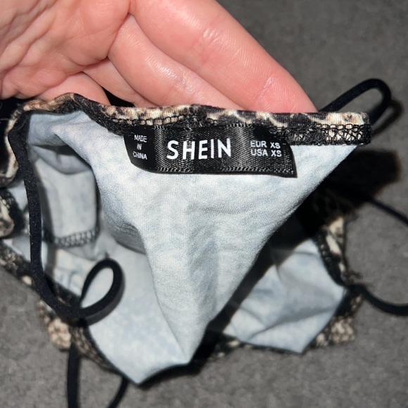 Snake print tank top from Shein - Picture 3 of 3
